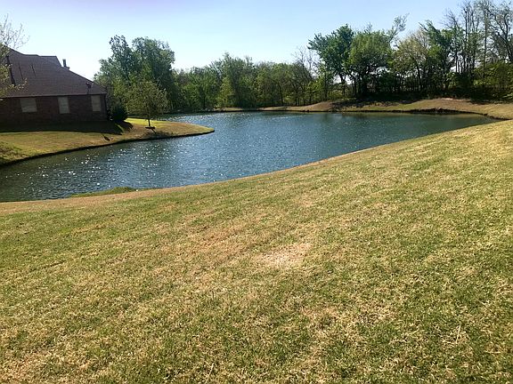 2nd image of 424 War Eagle Ln