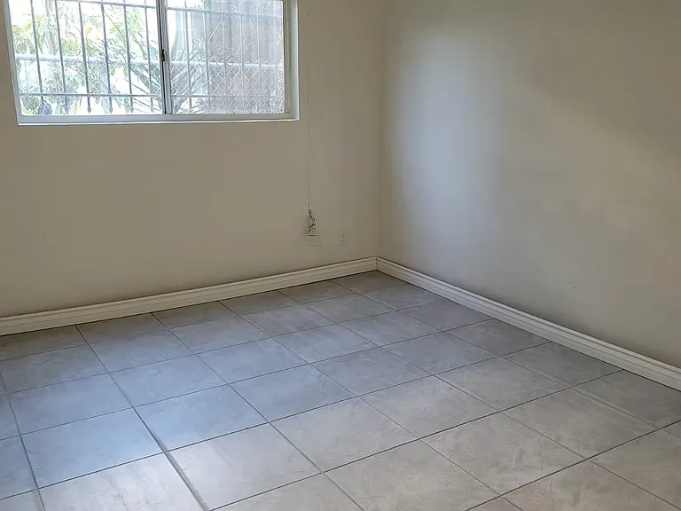 1765 Cedar Ave #2R — Photo 6