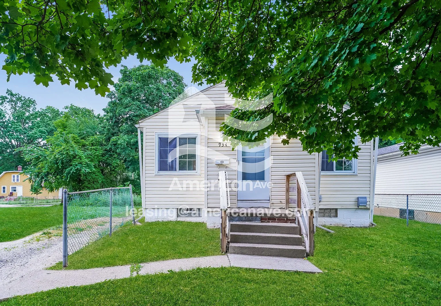 2 bed, 1.5 bath, 832 sqft, $872 — Photo 1