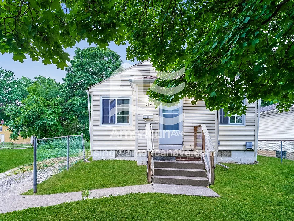 934 Mercer Ave
