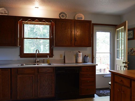 4th image of 237 Collingwood Dr