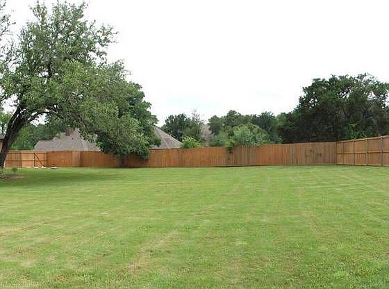 2nd image of 615 Cliff Dr