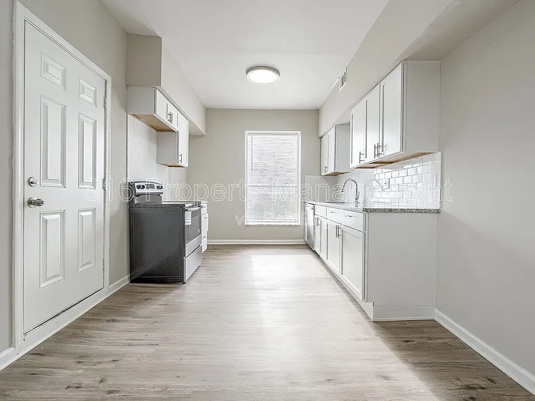 301 Benton Blvd #5 — Photo 5