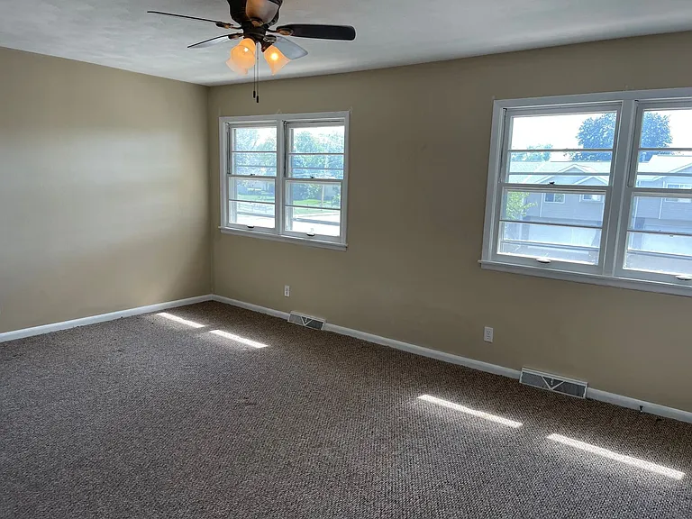3615 Kennedy Dr — Photo 10