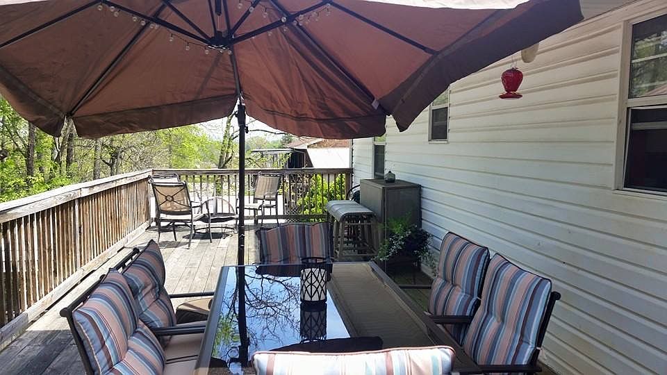 1st image of 850 Greenwich Dr