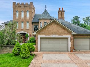 9000 Ferry Rd, Grosse Ile, MI 48138