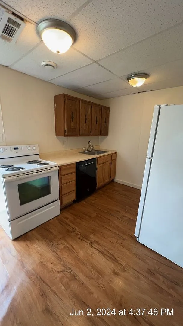 759 Willey St. Apt b — Photo 3