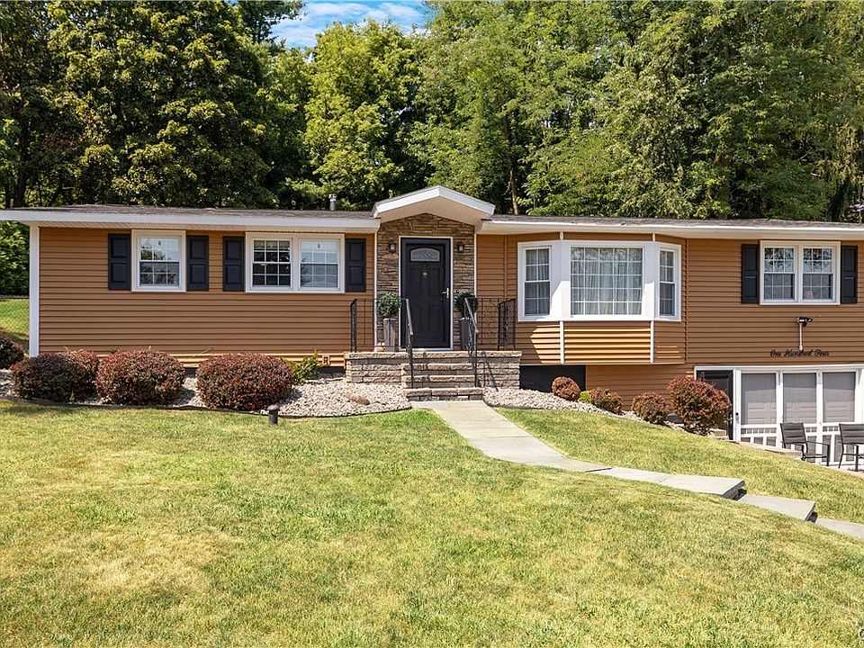 1st image of 104 Ivy Ln