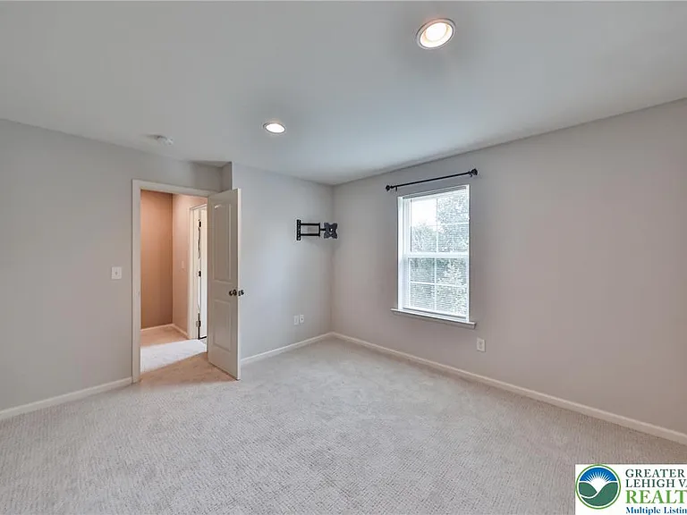 312 Central Park Ave — Photo 20