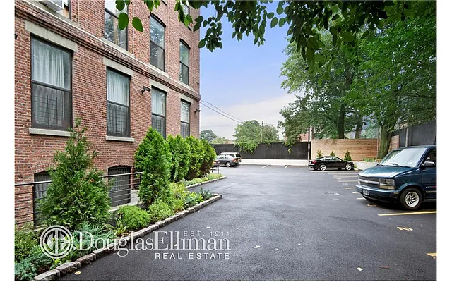 Rented by Douglas Elliman | media 14