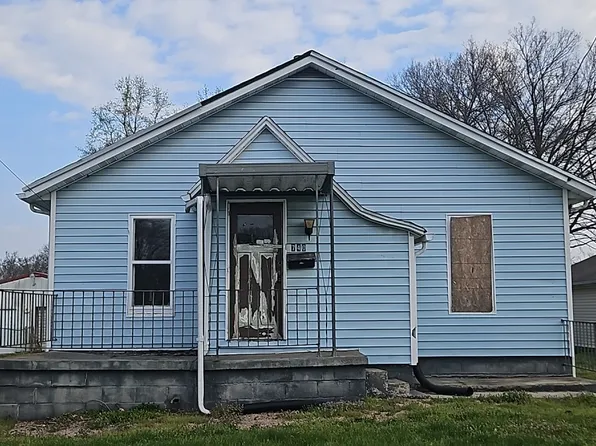 740 E Park St, Du Quoin, IL 62832