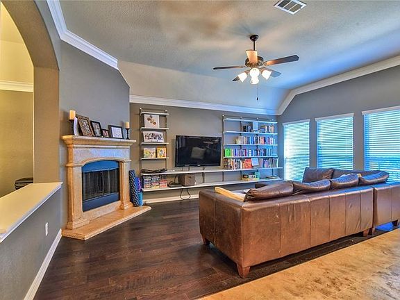 5th image of 6203 Weaver Dr
