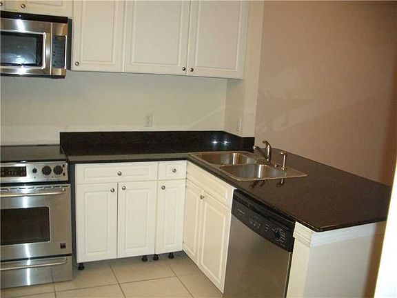 4th image of 2971 Genoa Pl