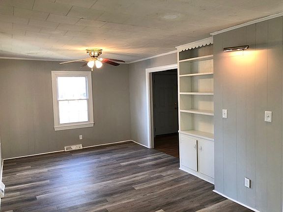 3rd image of 303 Bowles Ave