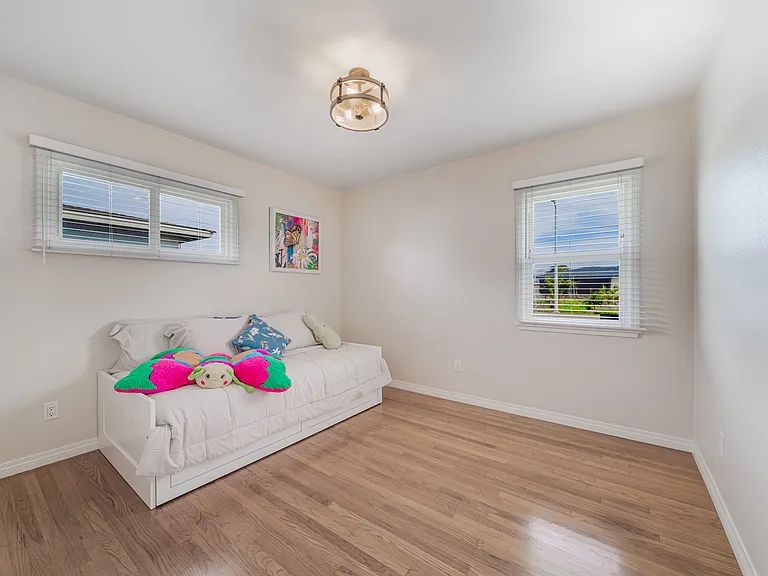 549 N La Sena Ave — Photo 14