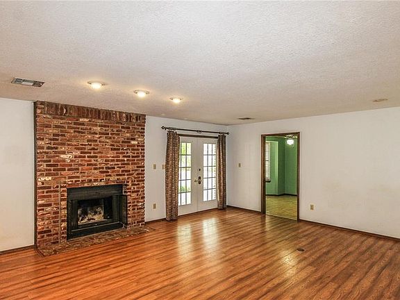 5th image of 1803 Auburn Ct