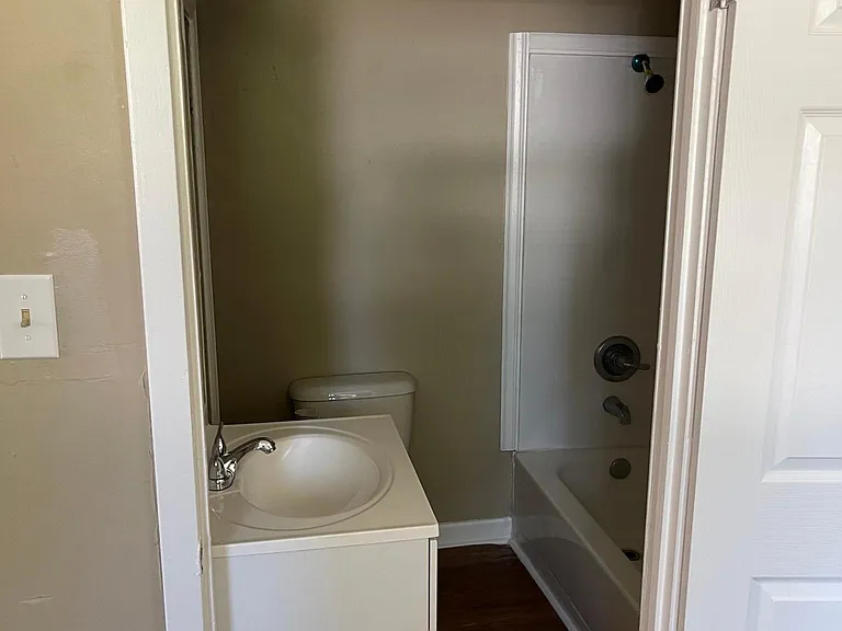 702 Sycamore St — Photo 10