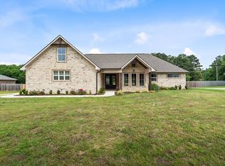24 Silverhill Dr, Texarkana, TX 75503