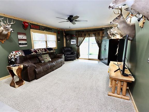 3rd image of 3911 Fernwood Dr