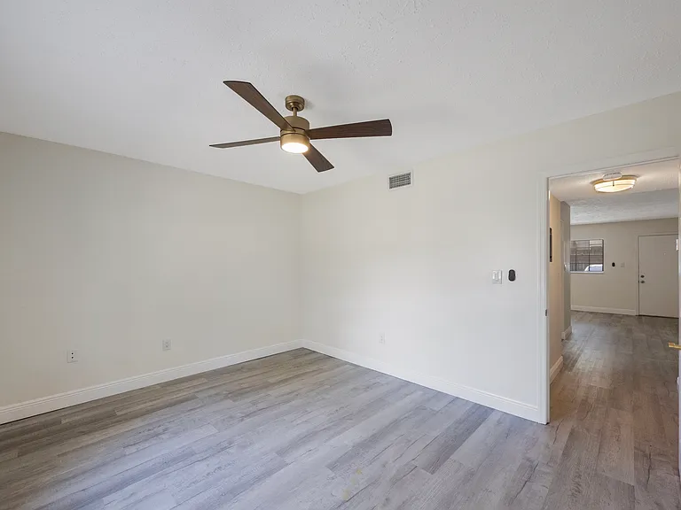 3111 W Horatio St #206 — Photo 9