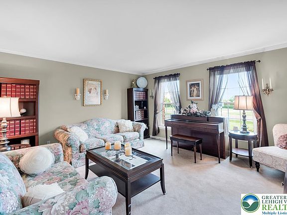 5th image of 3830 McIntosh Dr N