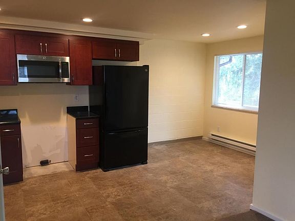 3rd image of 5620 168th St SW APT 1