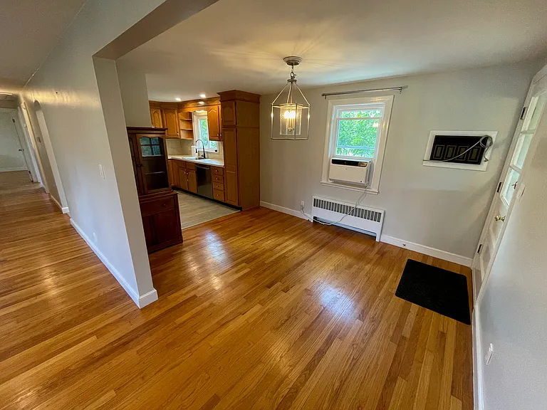 12 Anna Rd — Photo 5