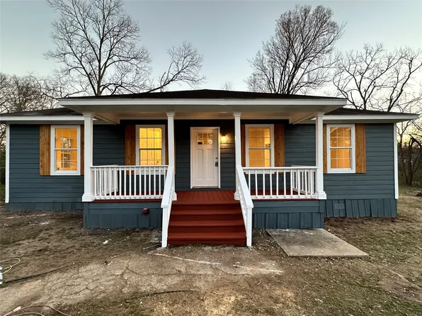 407 W Sunset Ave, Gladewater, TX 75647