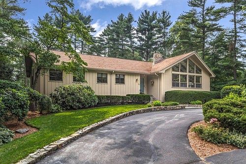 1st image of 23 Heritage Dr