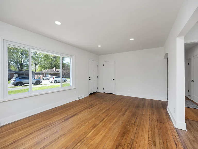 7553 Nichols St — Photo 2