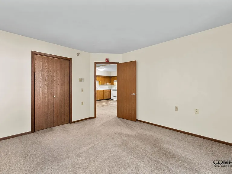 610 Gray St Apartments — Photo 26