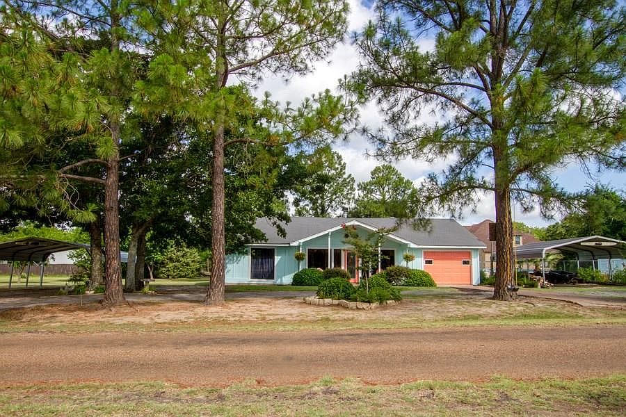1st image of 229 Port Dr