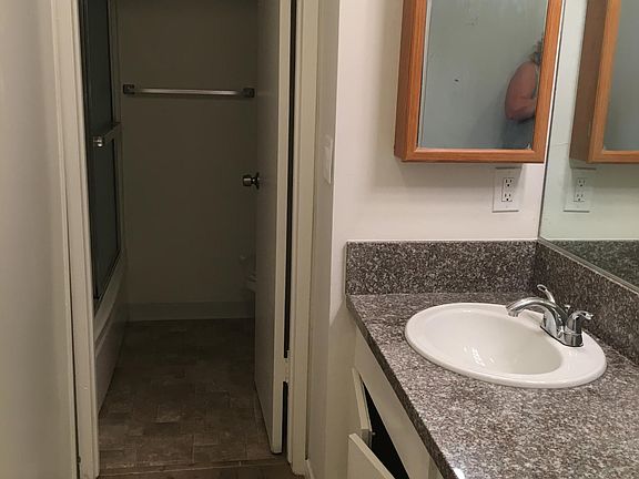 5th image of 18200 Killion St APT 3