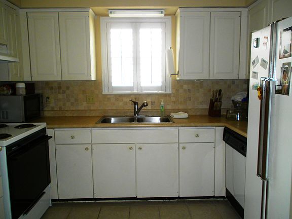 3rd image of 5200 Lake Shore Dr