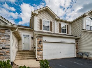 1626 Fredericksburg Ln, Aurora, IL 60503