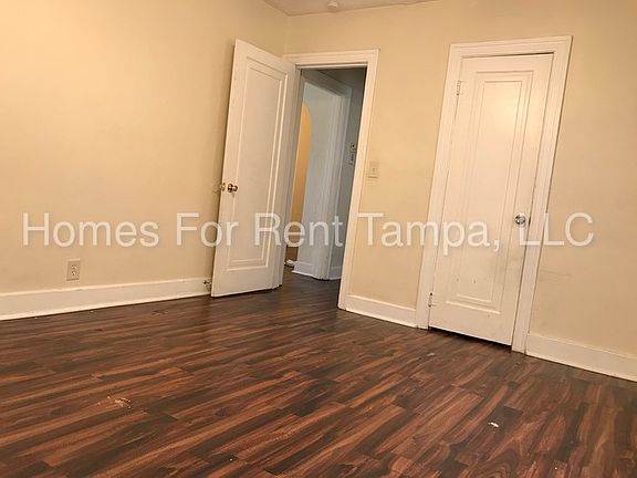 3rd image of 1936 Walton St S