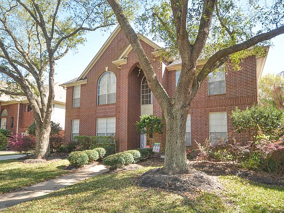 3rd image of 2105 Spinnaker Dr