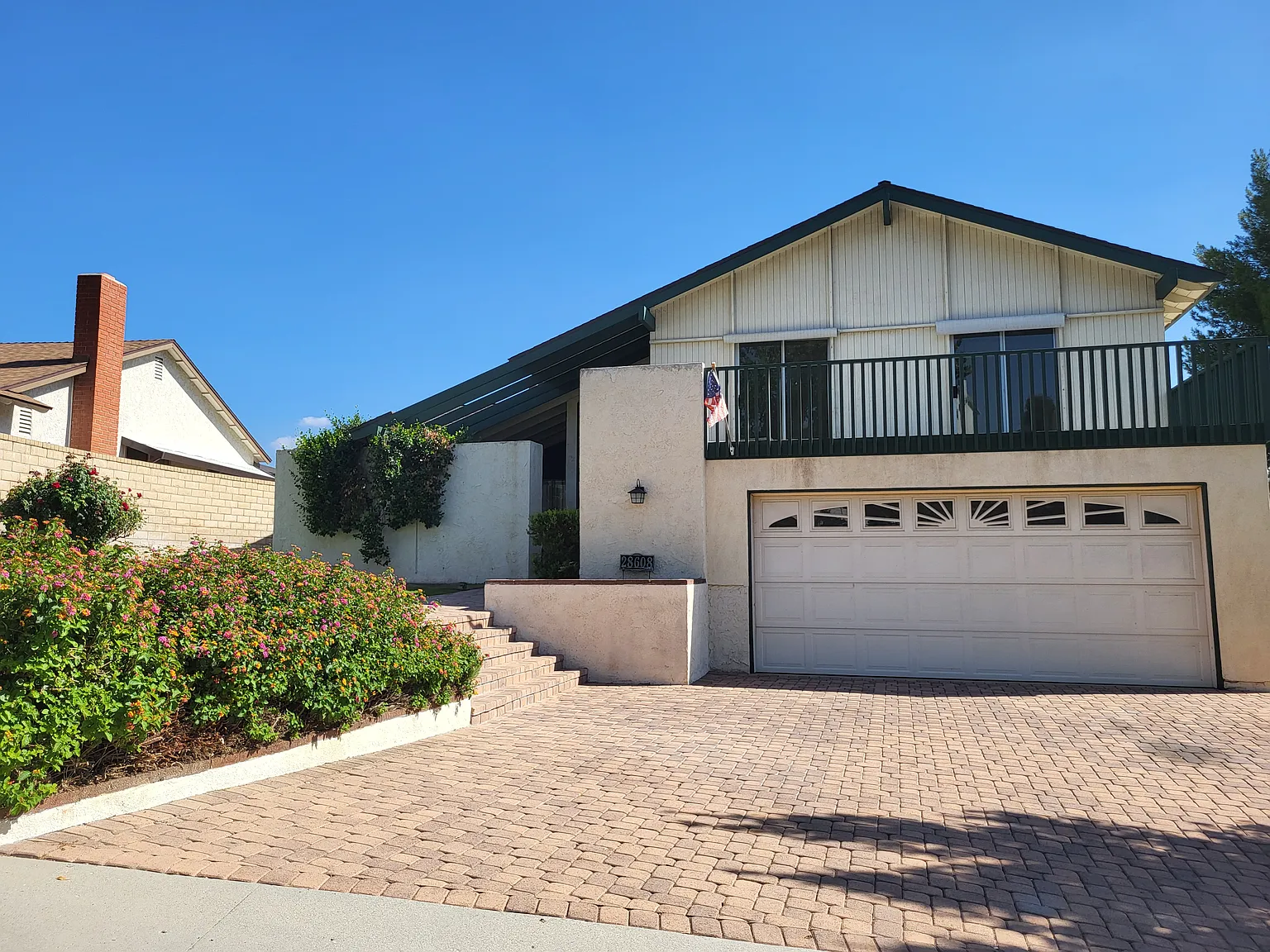 3 bed, 2108 sqft, $3,850 — Photo 2