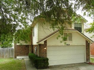 925 Boxwood Dr, Lewisville, TX 75067