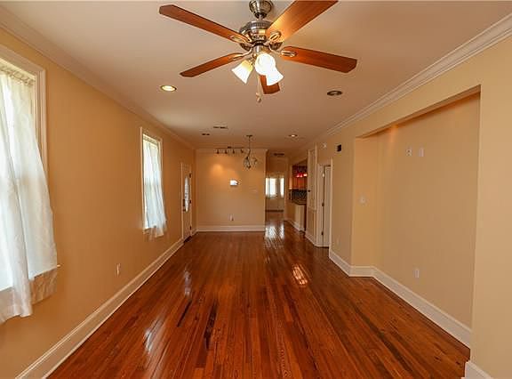 3rd image of 8841 Green St