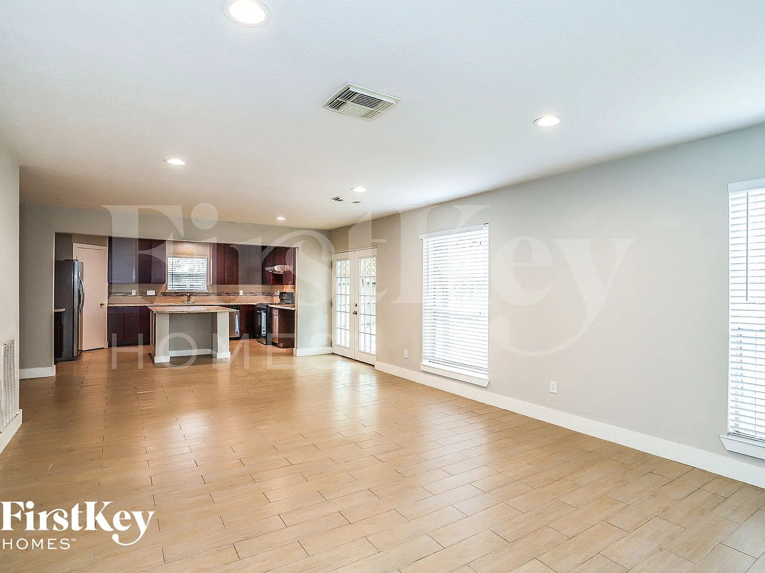 4 bed, 2.0 bath, 2616 sqft, $2,800 — Photo 4