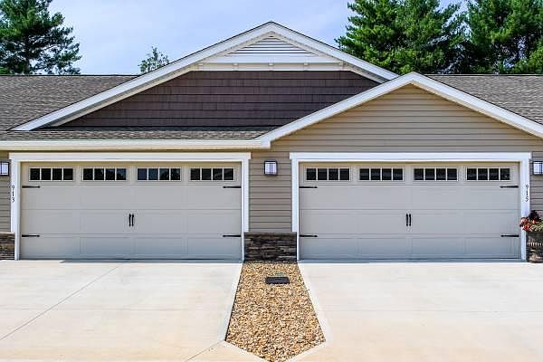 1st image of 932 Cirrus St #102