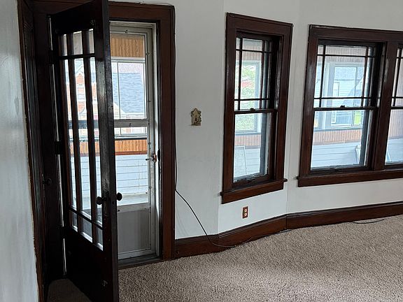 3rd image of 5016 E 110th St #Up