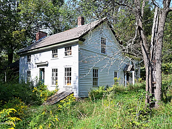 189 High St, Becket, MA 01223