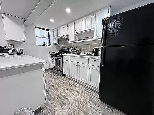 Rented by Voro Purple LLC | media 6