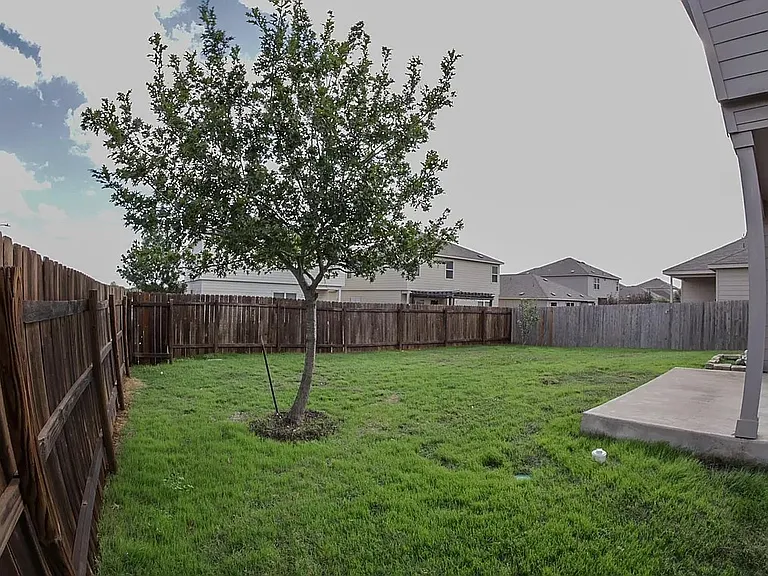Black Granite Dr — Photo 14