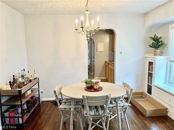 5th image of 605 Hallie Ave