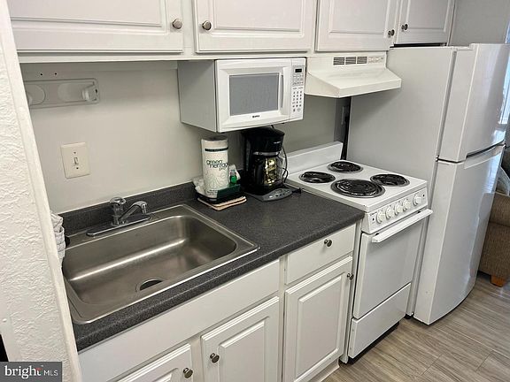 3rd image of 107 N Atlantic Ave #307