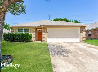 7027 London Fog Dr, Dallas, TX 75227