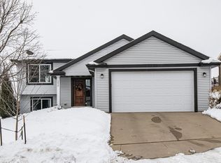 5435 Castleview Dr NW, Rochester, MN 55901